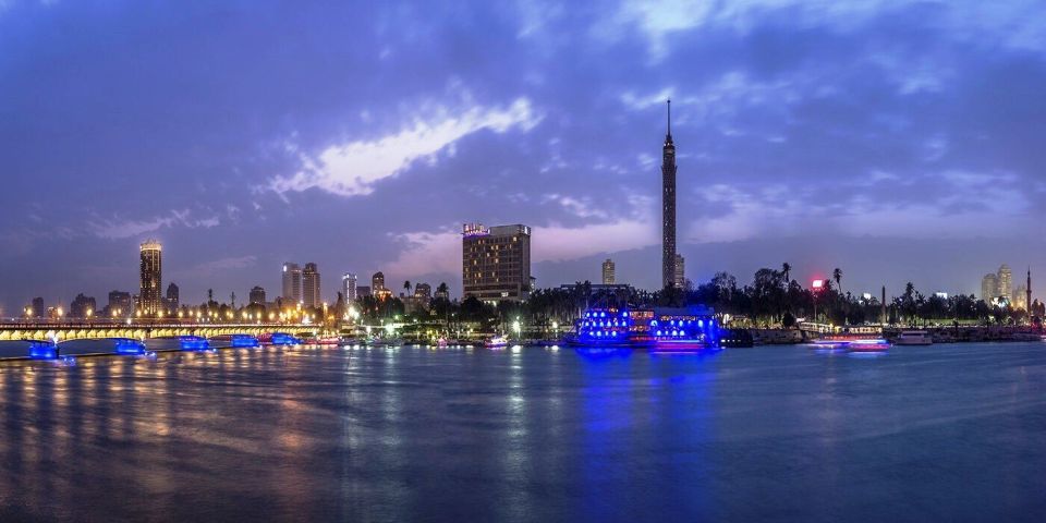 Cairo: Dinner Cruise on the Nile River with Entertainment